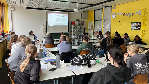 Unterricht im Berufskolleg, Foto KSL Arnsberg Blick in den Klassenraum während des Unterrichts