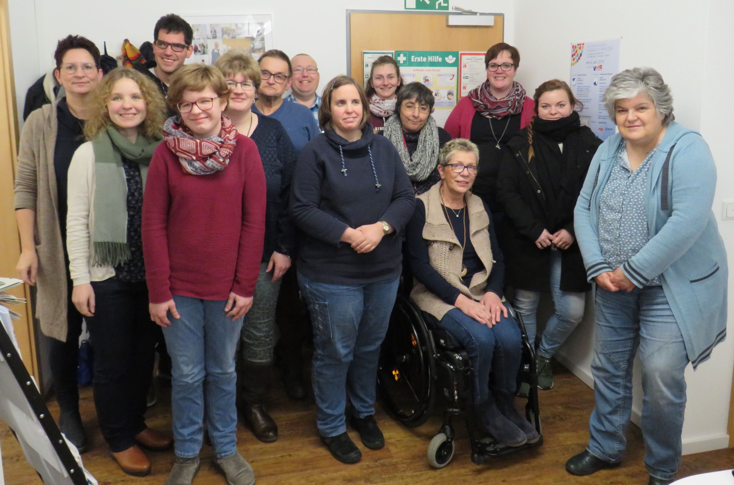 Das Foto zweigt die Teilnehmerinnen und Teilnehmer des Seminars zur Leichten Sprache in Olpe.