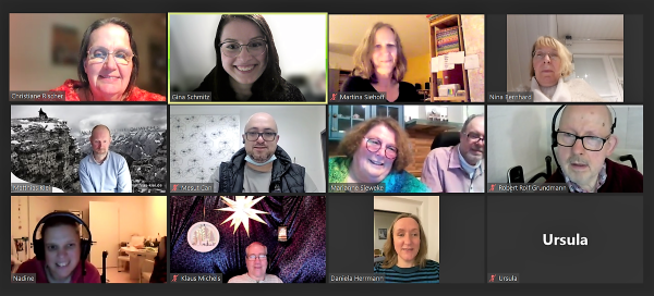Das Foto zeigt einen Bildschirm von der Videokonferenz der Assistenznutzenden.